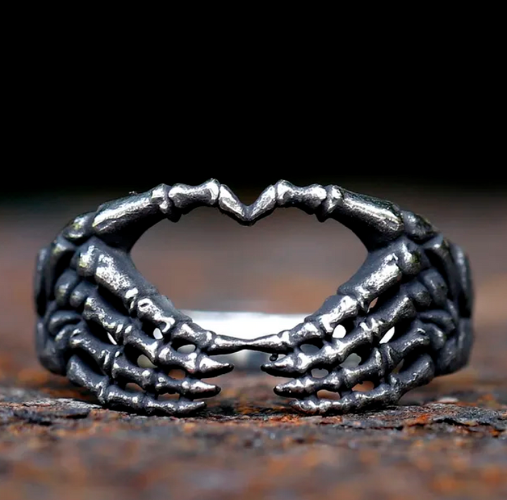 Goth Skull Love Silver Ring