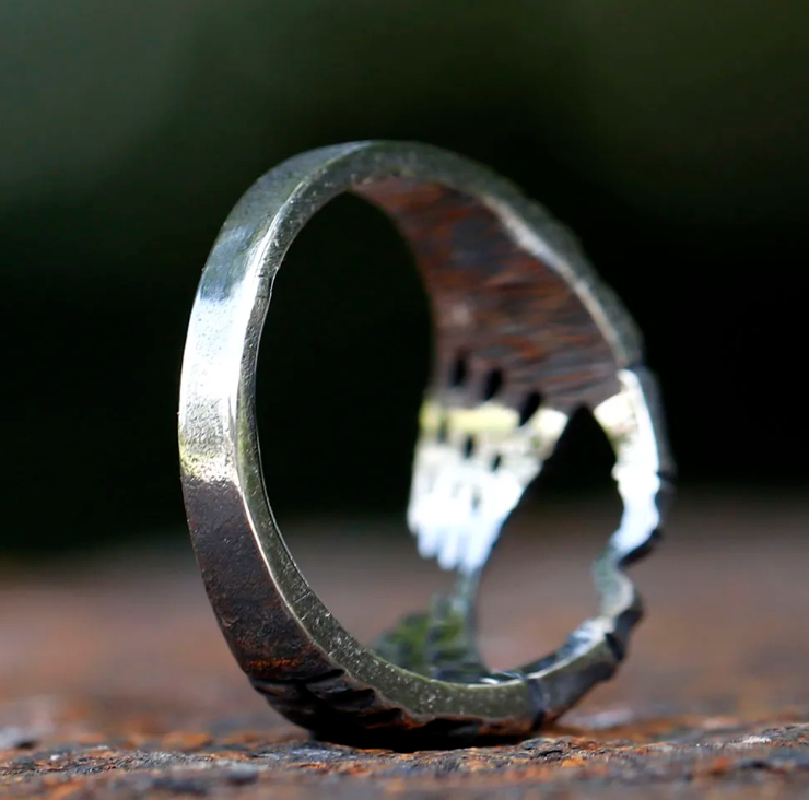 Goth Skull Love Silver Ring