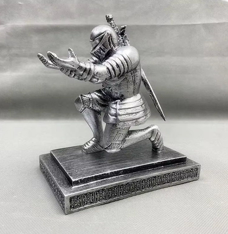 Knight Armor Pen Holder