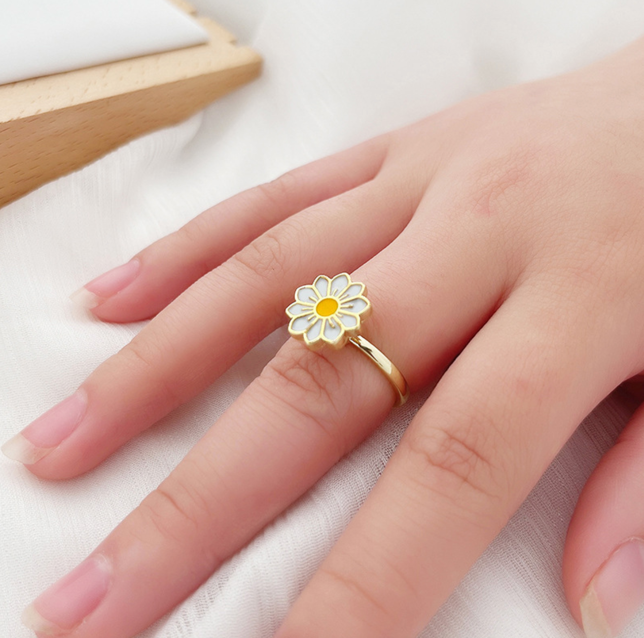 Daisy Flower Adjustable Ring for Women Anxiety Ring