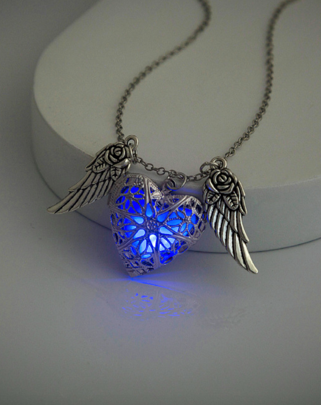 Heart Glow Necklace