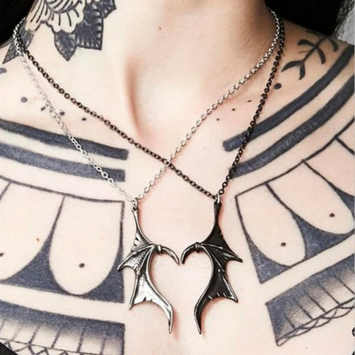 Dragons Heart Shaped Pendant Necklace Set