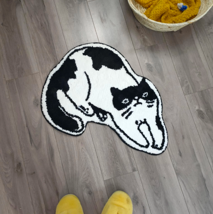 Black and white cat MAT